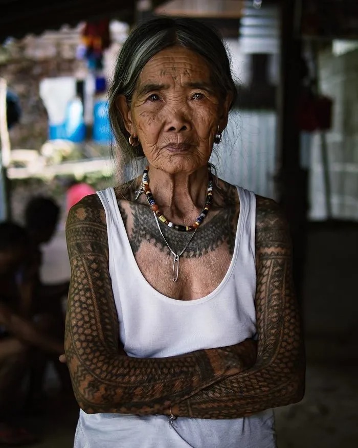 Ванг-од 103-летняя легендарная татуировщица с Филиппин